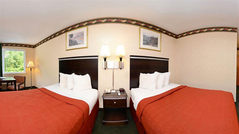 Red Carpet Inn & Suites Carneys Point/Wilmington Exterior photo