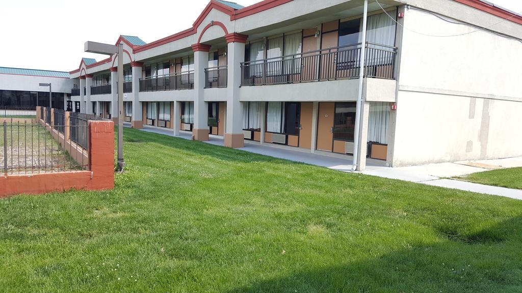 Red Carpet Inn & Suites Carneys Point/Wilmington Exterior photo