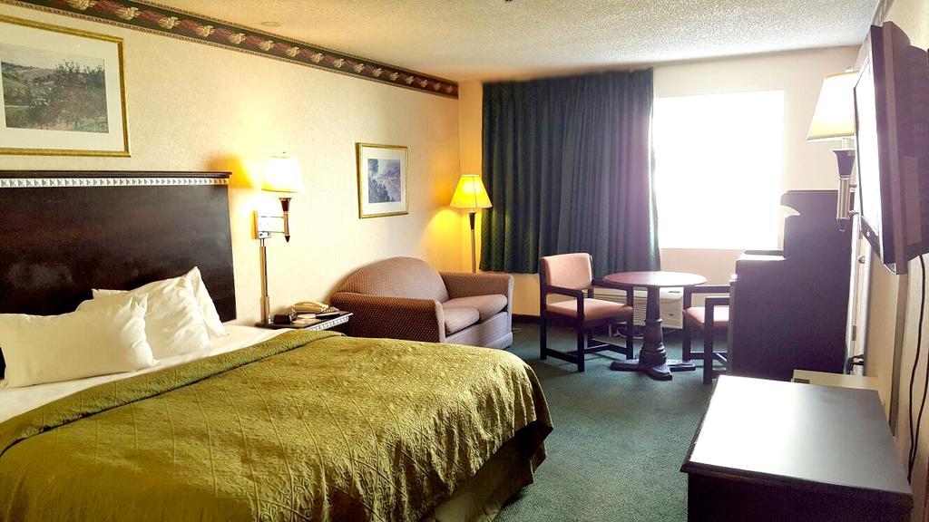 Red Carpet Inn & Suites Carneys Point/Wilmington Exterior photo