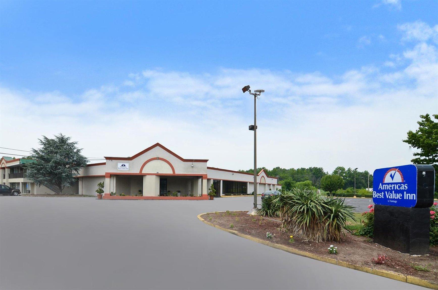 Red Carpet Inn & Suites Carneys Point/Wilmington Exterior photo