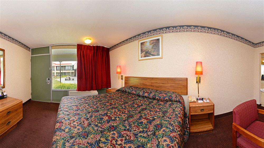 Red Carpet Inn & Suites Carneys Point/Wilmington Exterior photo